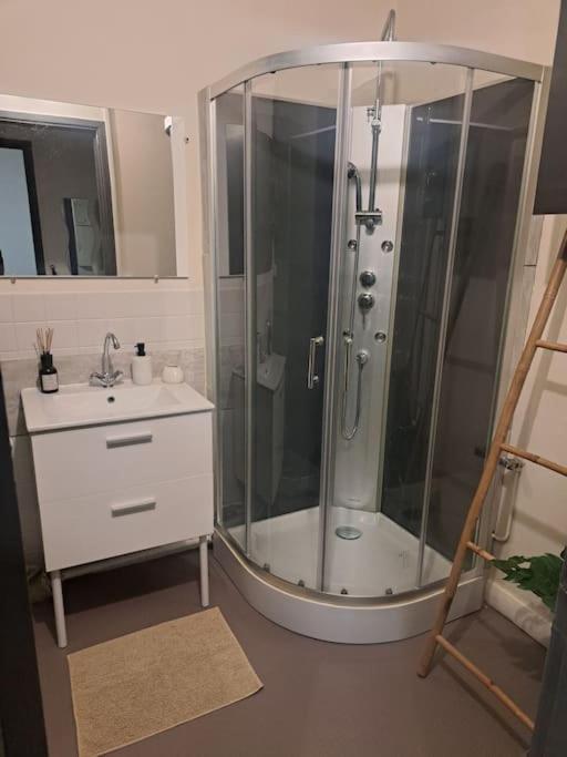 Studio 15 Mn De Paris Шел Екстериор снимка
